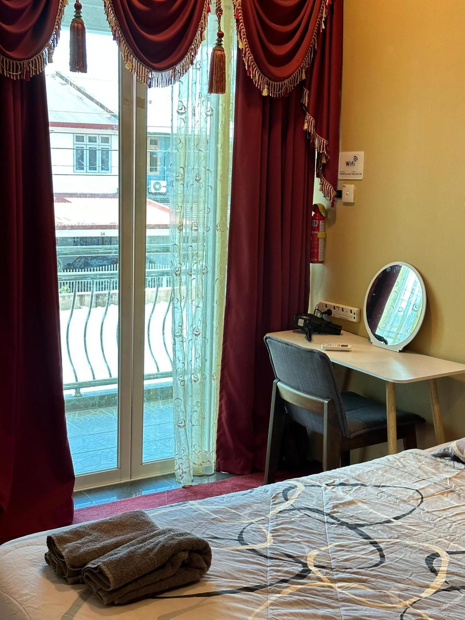 Seladah Stay Kuching Exterior photo