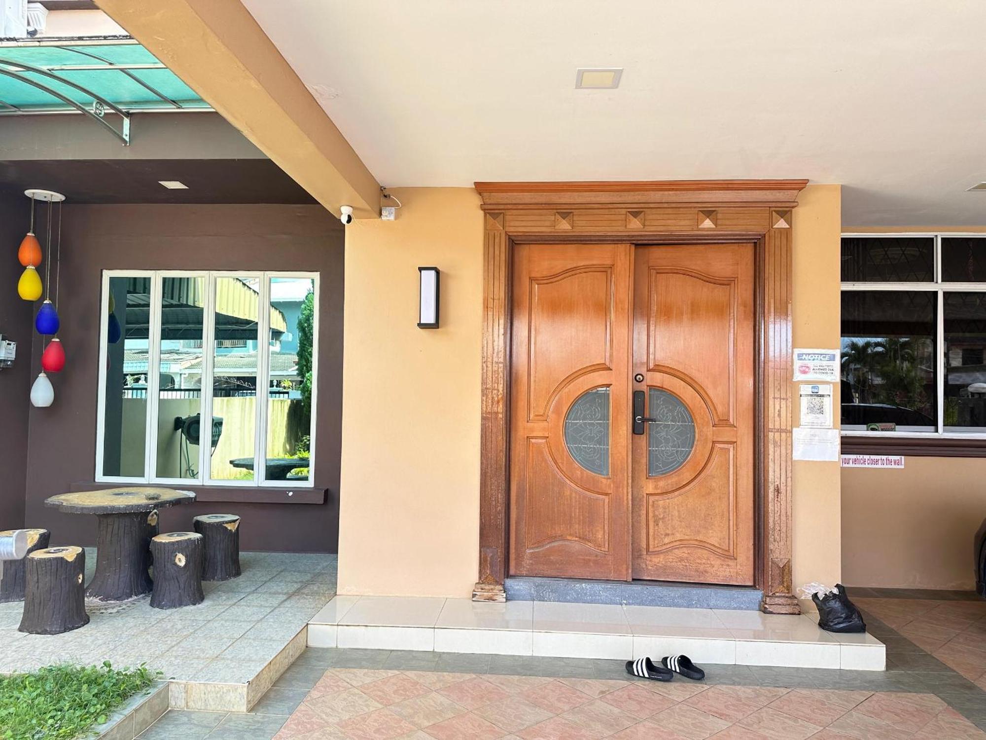 Seladah Stay Kuching Exterior photo