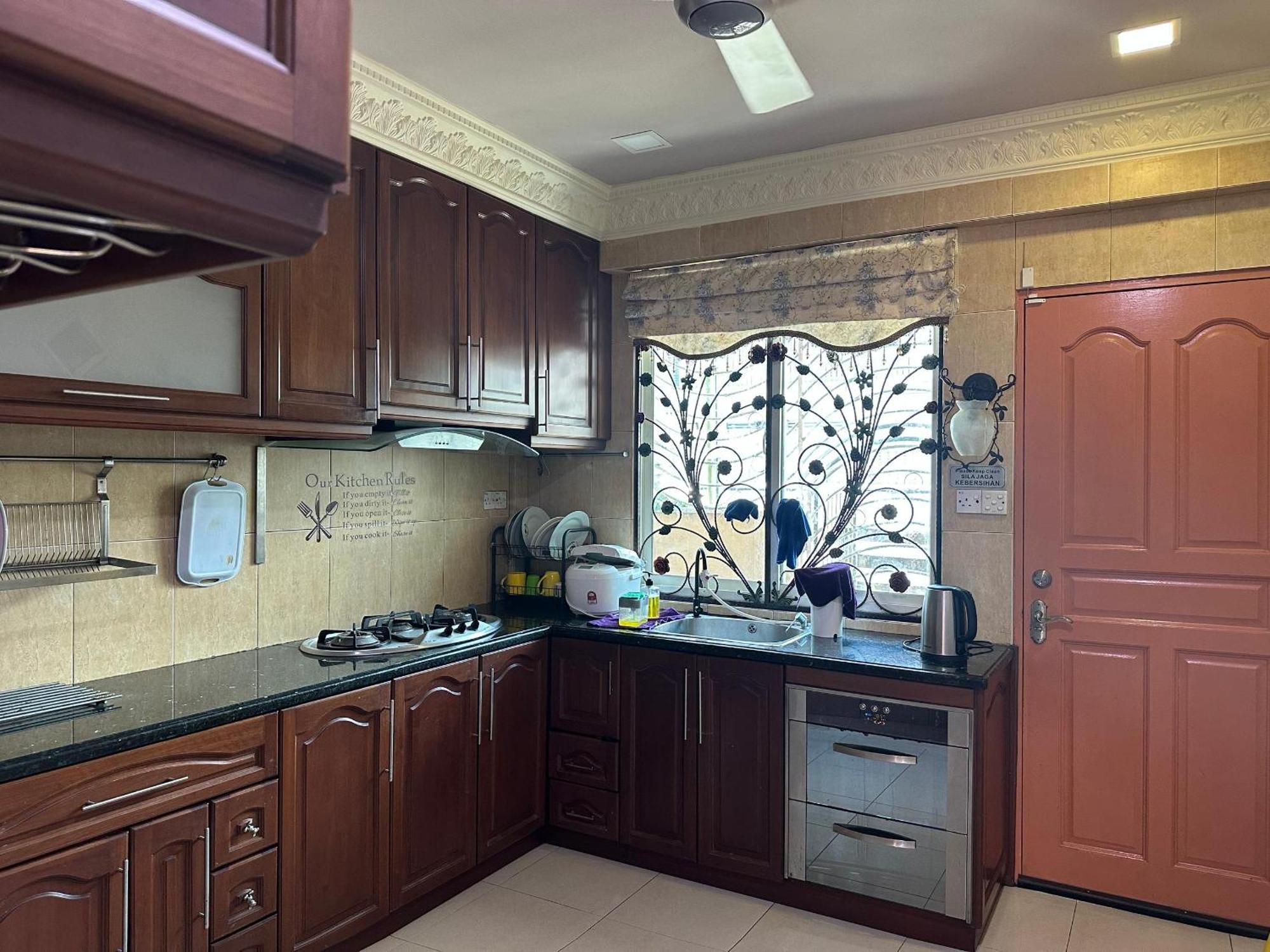 Seladah Stay Kuching Exterior photo