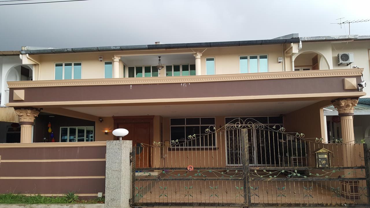 Seladah Stay Kuching Exterior photo